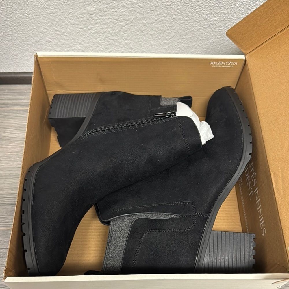 LifeStride Maggie Ankle Bootie (WIDE) - Picture 2 of 9